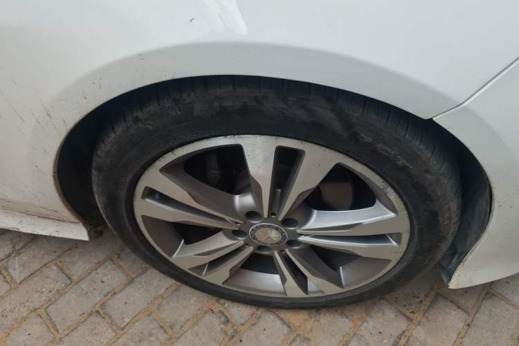 Used Mercedes-Benz E-Class 2014 Restyled E 260 L Sport Edition Right Front Wheel Hub