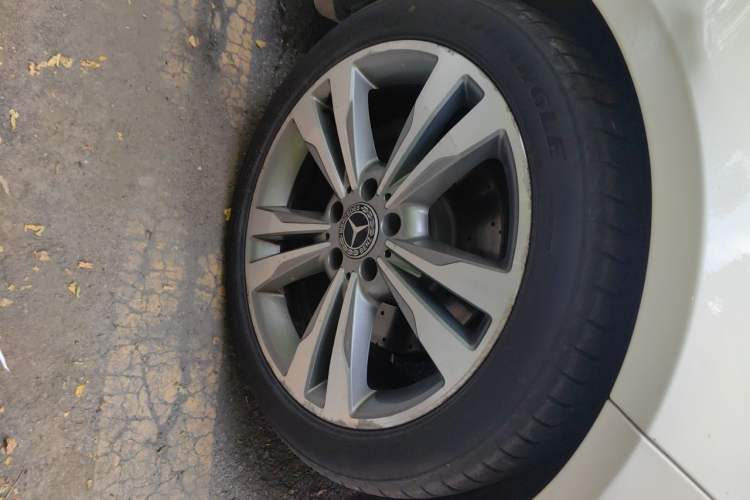 Used Mercedes-Benz E-Class 2014 Restyled E 260 L Sport Edition Right Front Wheel Hub