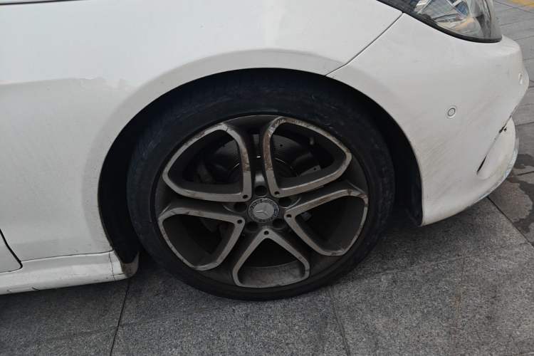 Used Mercedes-Benz E-Class 2014 E 200 Coupe Right Front Wheel Hub