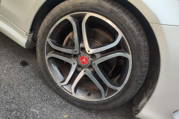 Used Mercedes-Benz E-Class 2014 E 200 Coupe Right Front Wheel Hub