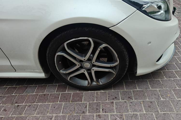 Used Mercedes-Benz E-Class 2014 E 200 Coupe Right Front Wheel Hub