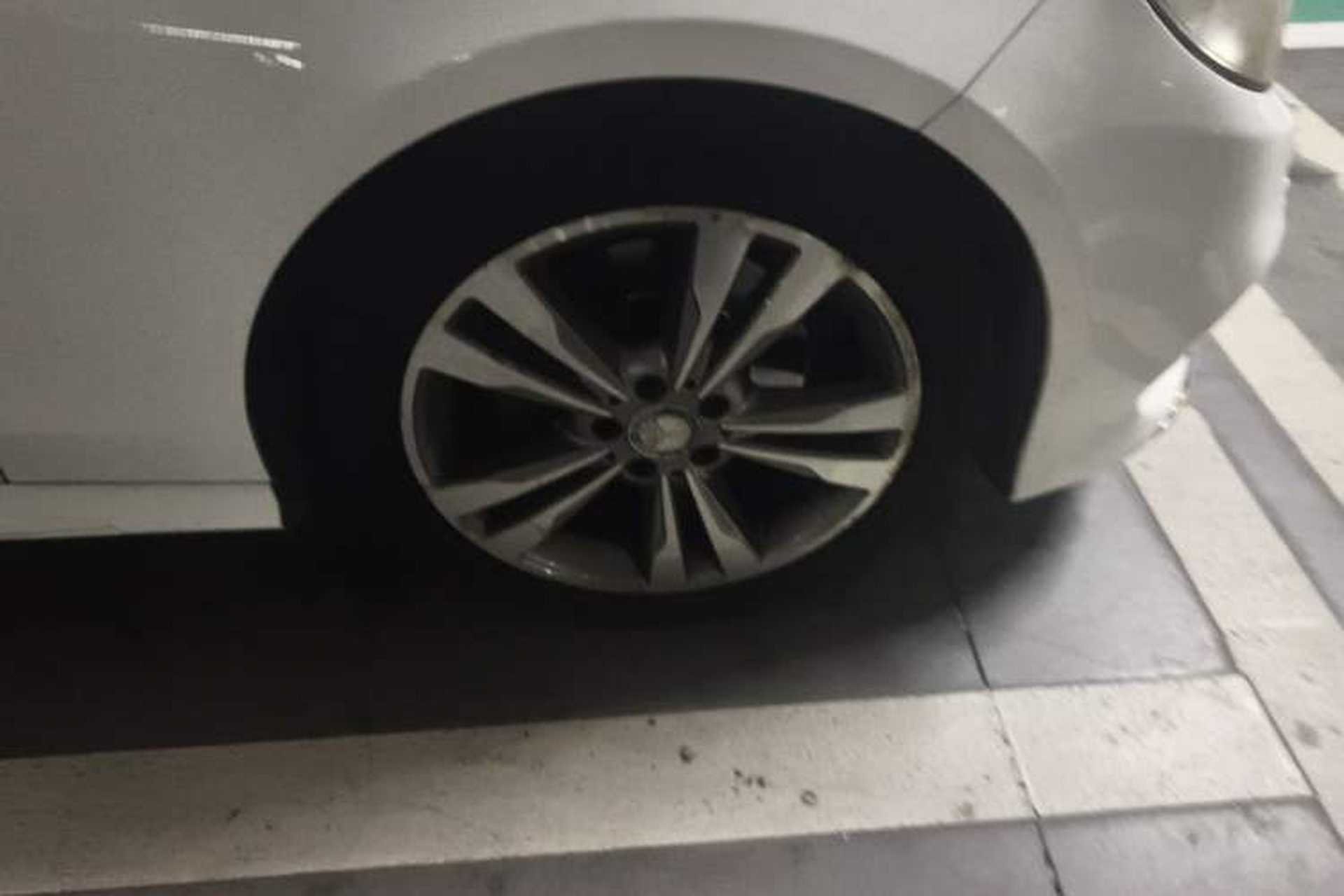 Used Mercedes-Benz E-Class 2014 Restyled E 260 L Sport Edition Right Front Wheel Hub