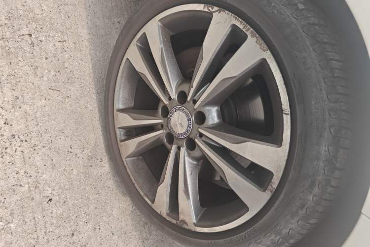 Used Mercedes-Benz E-Class 2014 E 260 L Sport Edition Right Front Wheel Hub