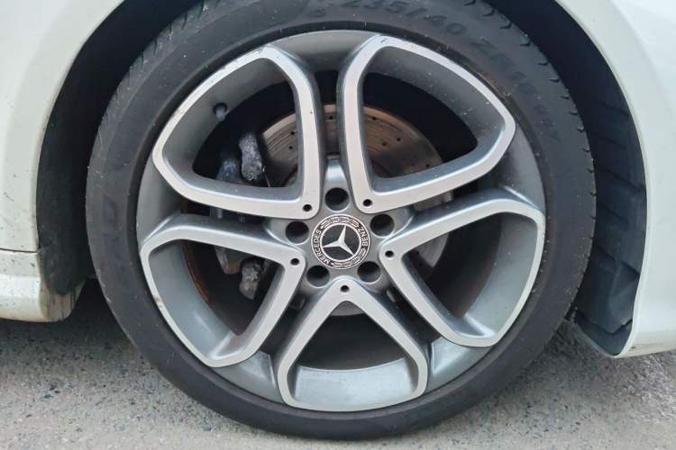 Used Mercedes-Benz E-Class 2014 E 200 Coupe Right Front Wheel Hub