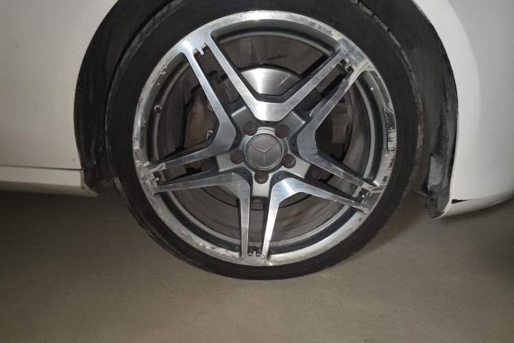 Used Mercedes-Benz E-Class 2014 Restyled E 260 L Sport Edition Right Front Wheel Hub