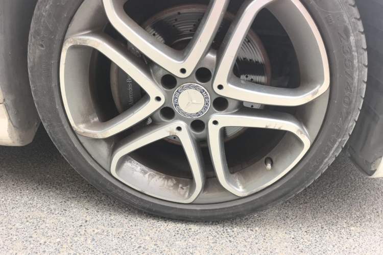 Used Mercedes-Benz E-Class 2014 E 260 Coupe Right Front Wheel Hub