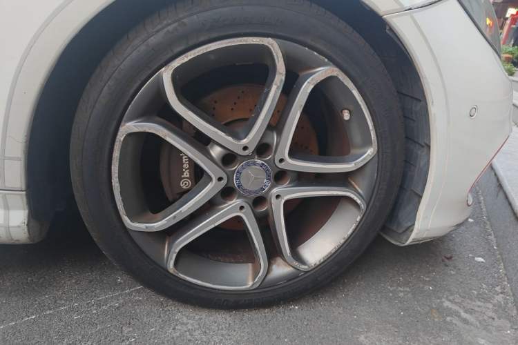 Used Mercedes-Benz E-Class 2014 E 200 Coupe Right Front Wheel Hub