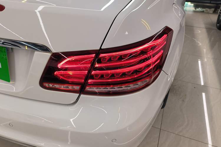 Used Mercedes-Benz E-Class 2014 E 200 Coupe Right Rear Taillight