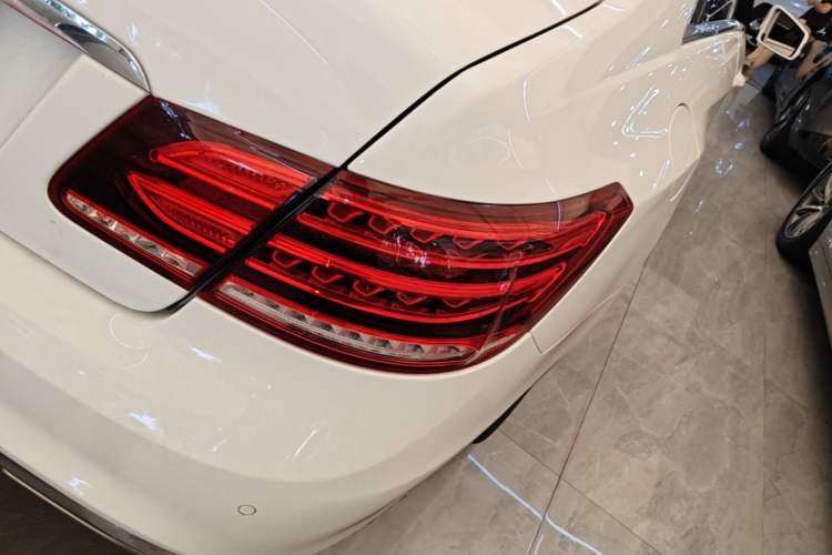 Used Mercedes-Benz E-Class 2014 E 200 Coupe Right Rear Taillight