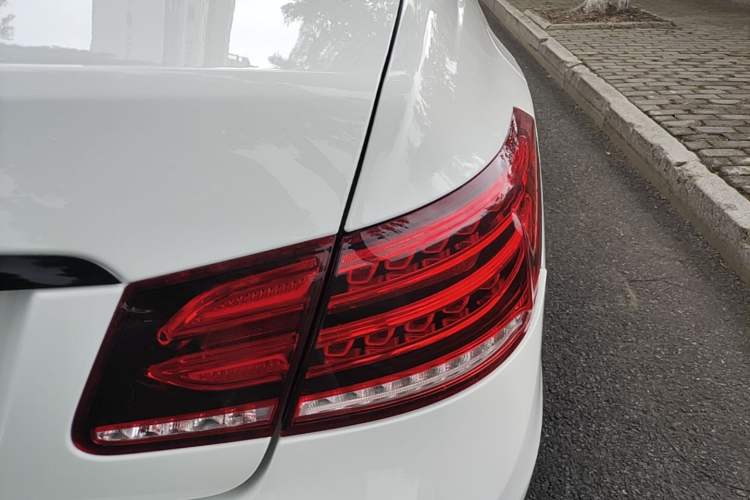 Used Mercedes-Benz E-Class 2014 E 260 Coupe Right Rear Taillight