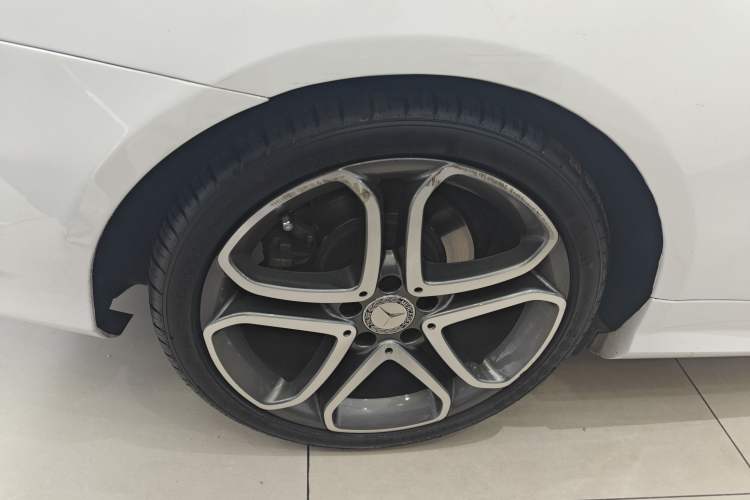 Used Mercedes-Benz E-Class 2014 E 200 Coupe Right Rear Wheel Hub