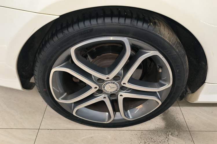 Used Mercedes-Benz E-Class 2014 E 200 Coupe Right Rear Wheel Hub