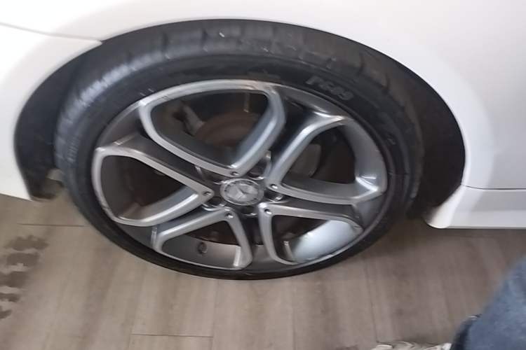 Used Mercedes-Benz E-Class 2014 E 200 Coupe Right Rear Wheel Hub