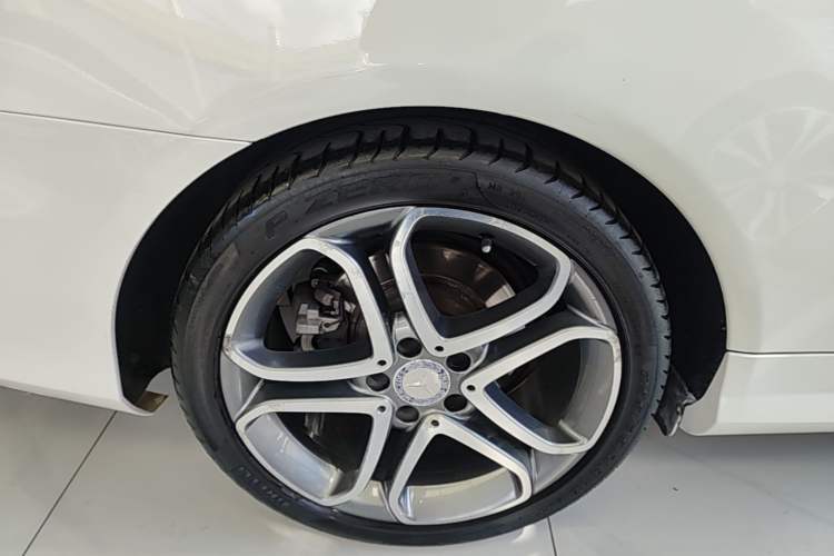 Used Mercedes-Benz E-Class 2014 E 200 Coupe Right Rear Wheel Hub