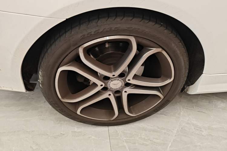 Used Mercedes-Benz E-Class 2014 E 200 Coupe Right Rear Wheel Hub