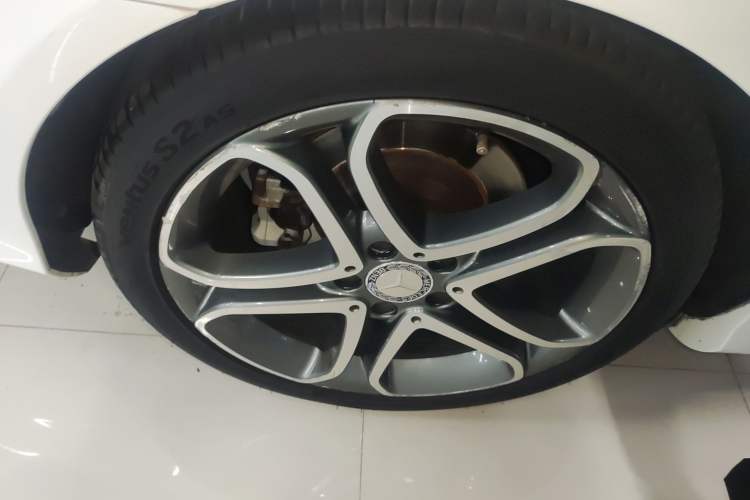 Used Mercedes-Benz E-Class 2014 E 260 Coupe Right Rear Wheel Hub