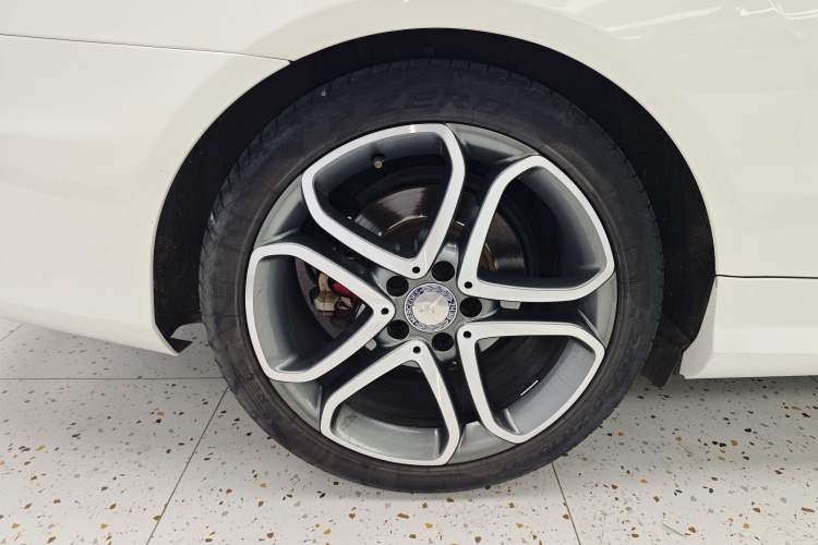 Used Mercedes-Benz E-Class 2014 E 200 Coupe Right Rear Wheel Hub