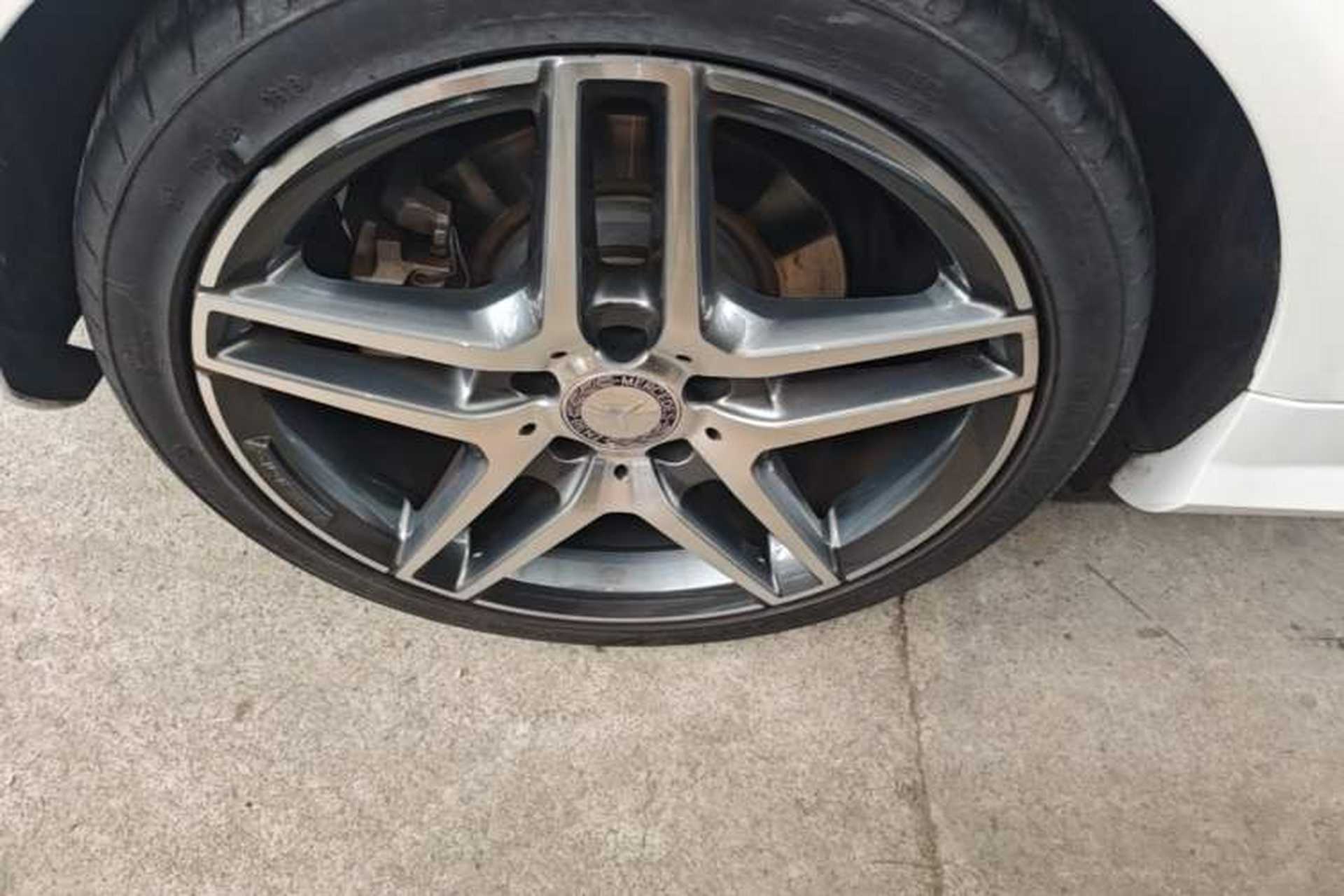 Used Mercedes-Benz E-Class 2014 E 320 Coupe Right Rear Wheel Hub