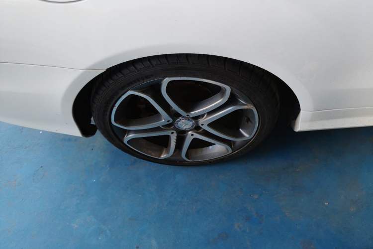 Used Mercedes-Benz E-Class 2014 E 200 Coupe Right Rear Wheel Hub