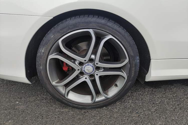 Used Mercedes-Benz E-Class 2014 E 260 Coupe Right Rear Wheel Hub