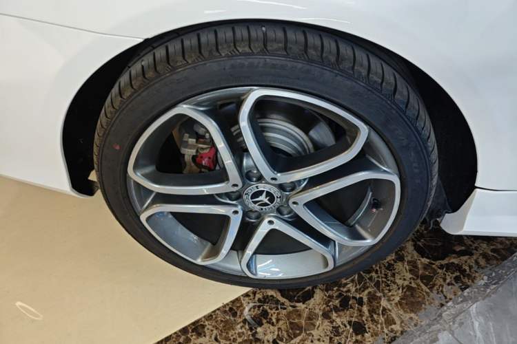 Used Mercedes-Benz E-Class 2014 E 260 Coupe Right Rear Wheel Hub