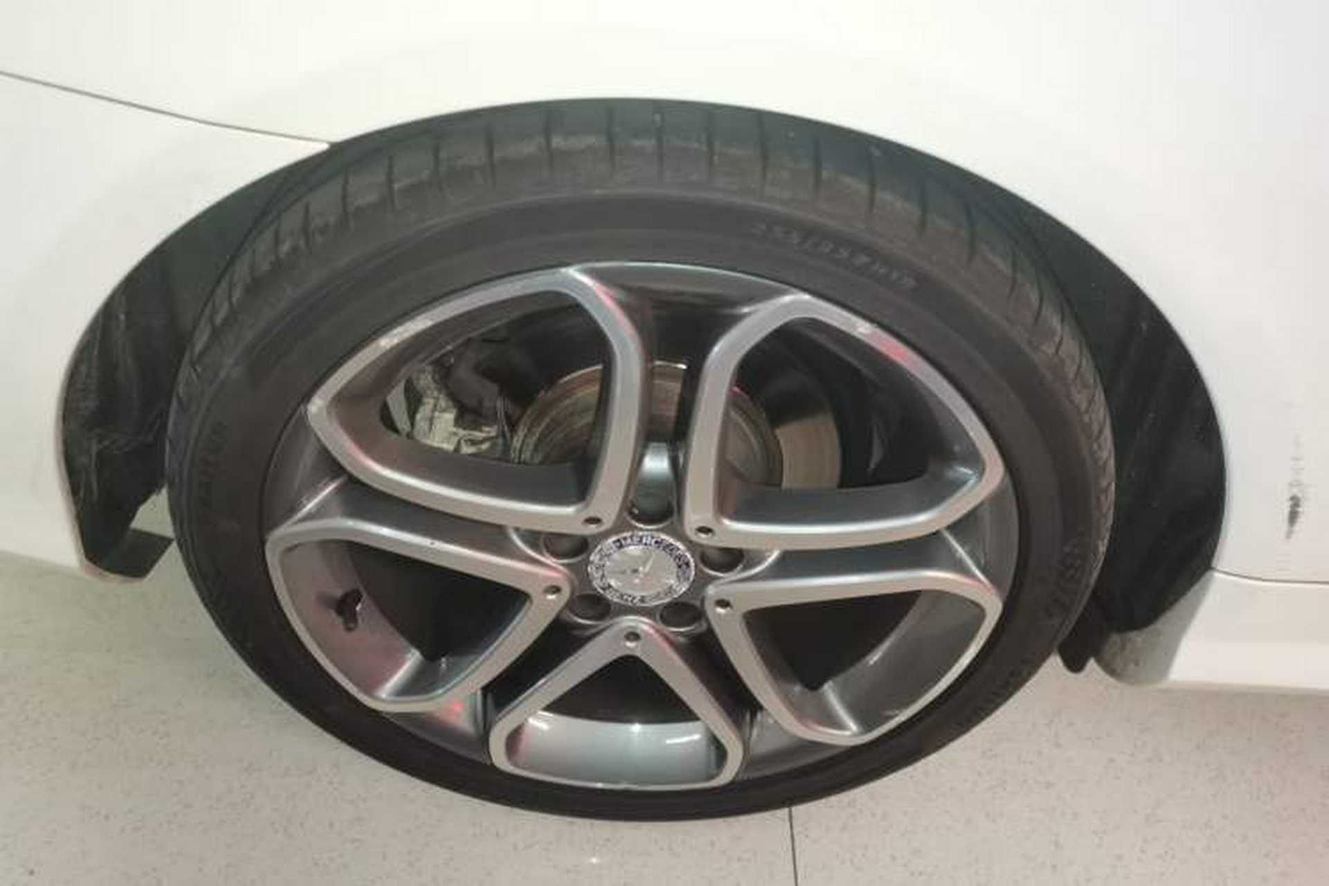 Used Mercedes-Benz E-Class 2014 E 260 Convertible Coupe Right Rear Wheel Hub