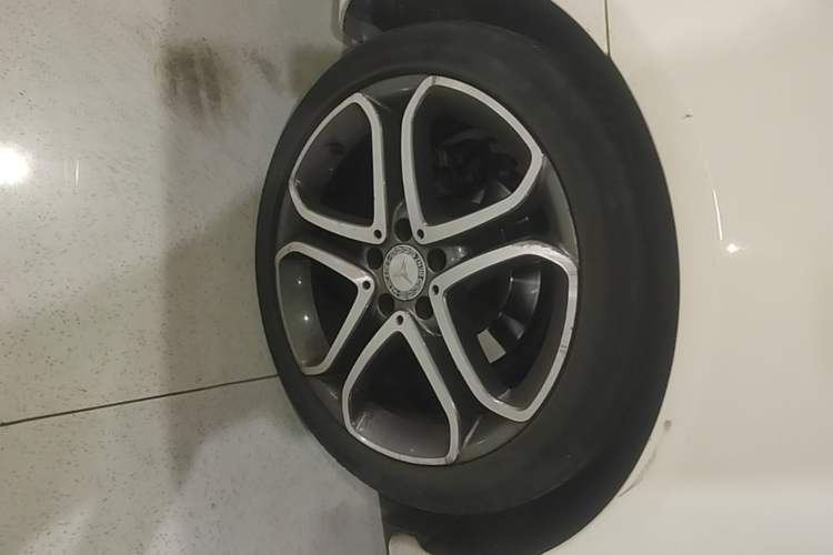 Used Mercedes-Benz E-Class 2014 E 200 Coupe Right Rear Wheel Hub