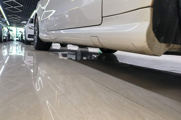 Used Mercedes-Benz E-Class 2014 E 200 Coupe Right Side Sill