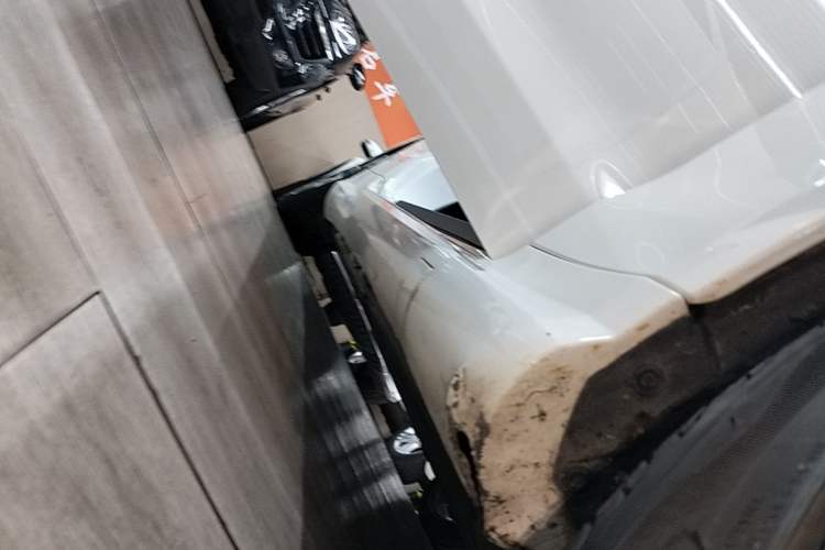 Used Mercedes-Benz E-Class 2014 E 200 Coupe Right Side Sill