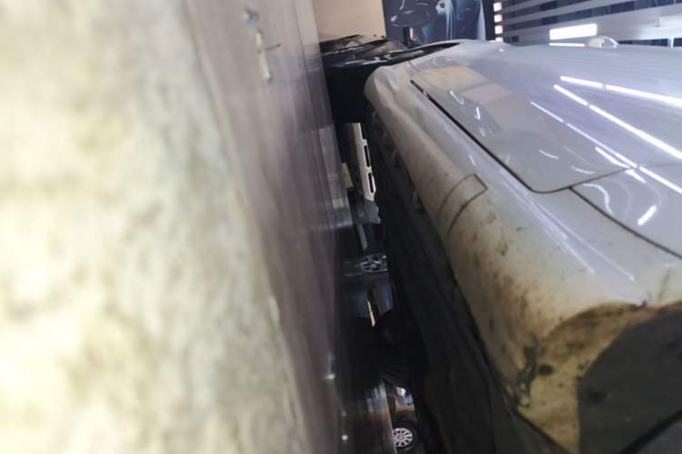 Used Mercedes-Benz E-Class 2014 E 200 Coupe Right Side Sill