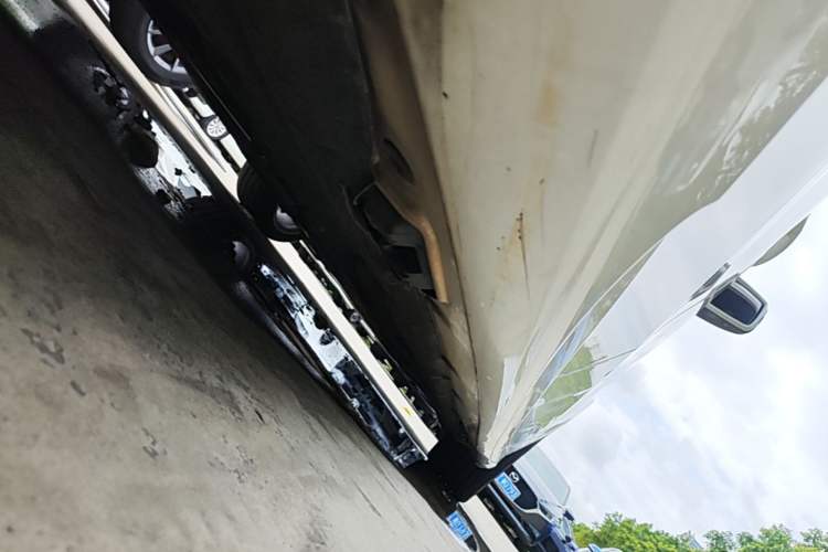 Used Mercedes-Benz E-Class 2014 Restyled E 260 L Sport Edition Right Side Sill