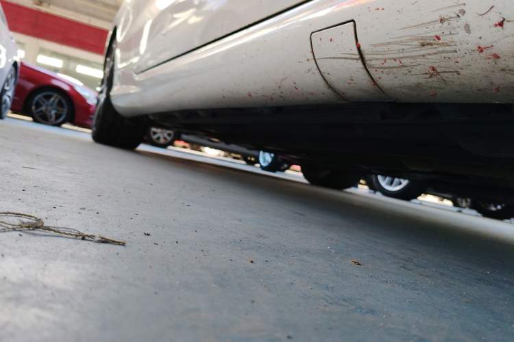 Used Mercedes-Benz E-Class 2014 E 200 Coupe Right Side Sill