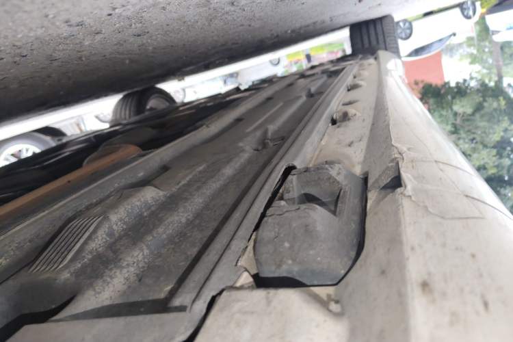 Used Mercedes-Benz E-Class 2014 E 260 Coupe Right Side Sill
