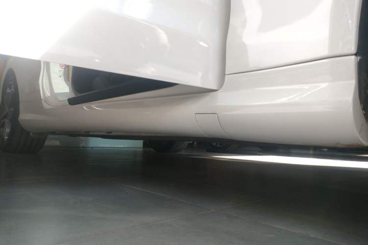 Used Mercedes-Benz E-Class 2014 E 260 Convertible Coupe Right Side Sill