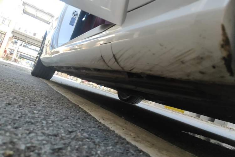 Used Mercedes-Benz E-Class 2014 E 200 Coupe Right Side Sill