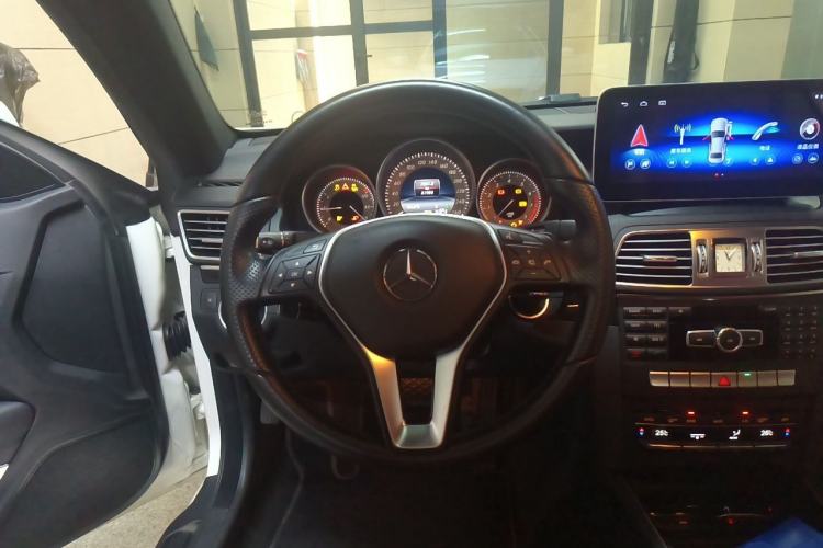 Used Mercedes-Benz E-Class 2014 E 200 Coupe Steering Wheel