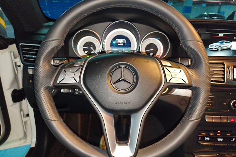 Used Mercedes-Benz E-Class 2014 E 200 Coupe Steering Wheel