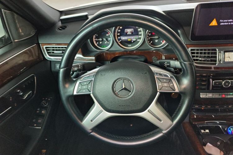 Used Mercedes-Benz E-Class 2014 E 260 L Luxury Model Steering Wheel