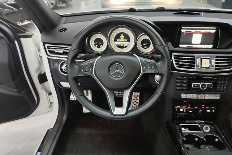 Used Mercedes-Benz E-Class 2014 Restyled E 260 L Sport Edition Steering Wheel