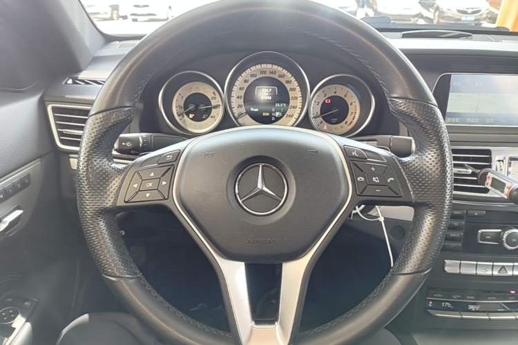 Used Mercedes-Benz E-Class 2014 E 200 Coupe Steering Wheel