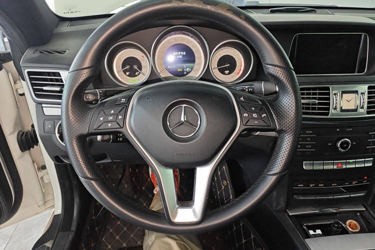 Used Mercedes-Benz E-Class 2014 E 260 Coupe Steering Wheel