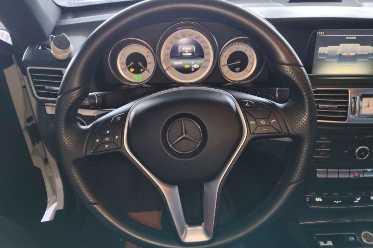 Used Mercedes-Benz E-Class 2014 E 200 Coupe Steering Wheel
