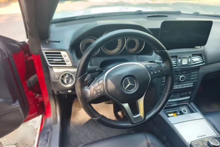 Used Mercedes-Benz E-Class 2014 E 200 Coupe Steering Wheel