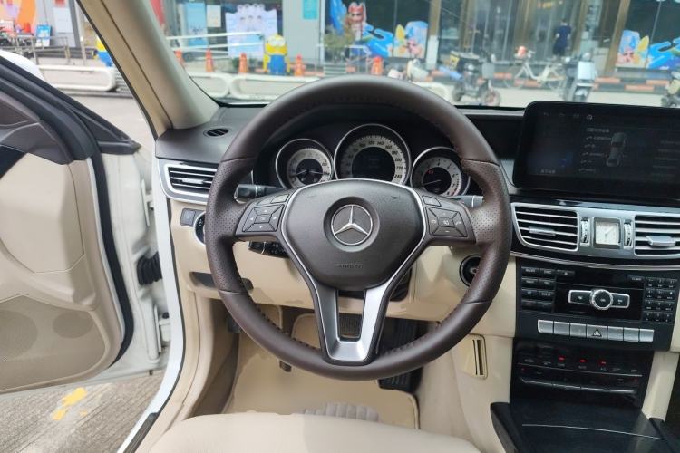 Used Mercedes-Benz E-Class 2014 E 260 L Sport Edition Steering Wheel