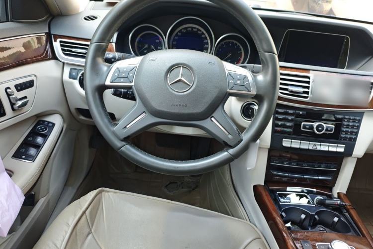 Used Mercedes-Benz E-Class 2014 E 260 L Steering Wheel