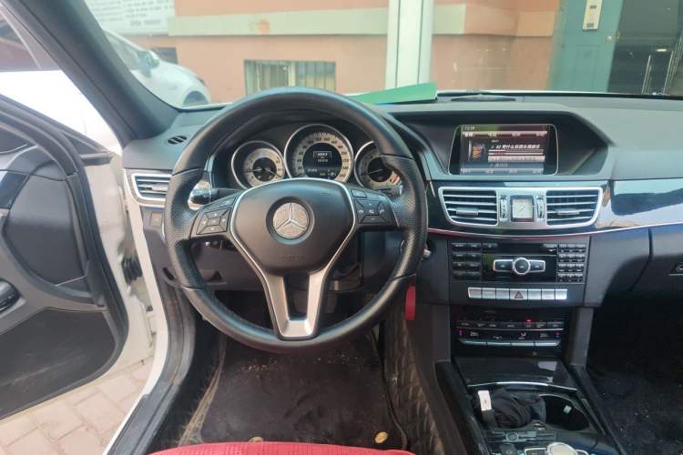 Used Mercedes-Benz E-Class 2014 Restyled E 260 L Sport Edition Steering Wheel