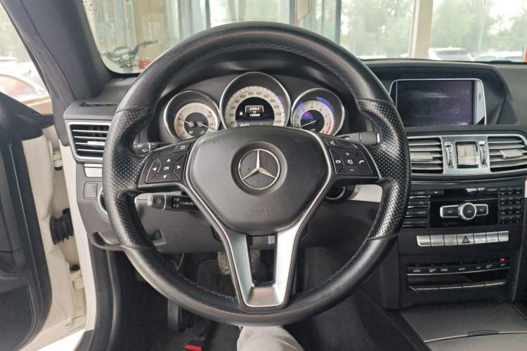 Used Mercedes-Benz E-Class 2014 E 260 Coupe Steering Wheel