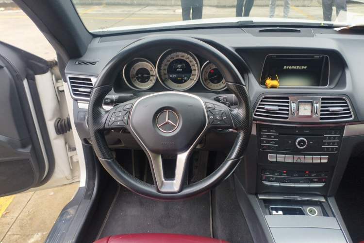 Used Mercedes-Benz E-Class 2014 E 200 Coupe Steering Wheel