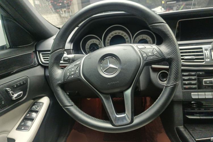 Used Mercedes-Benz E-Class 2014 Restyled E 260 L Sport Edition Steering Wheel