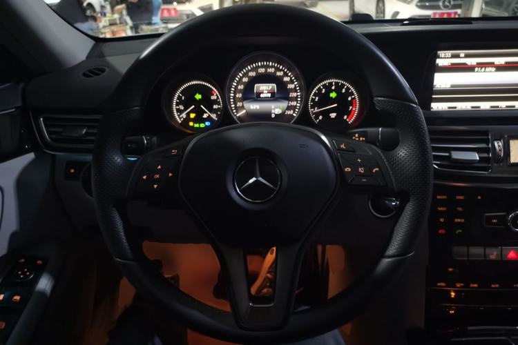 Used Mercedes-Benz E-Class 2014 E 260 L Sport Edition Steering Wheel